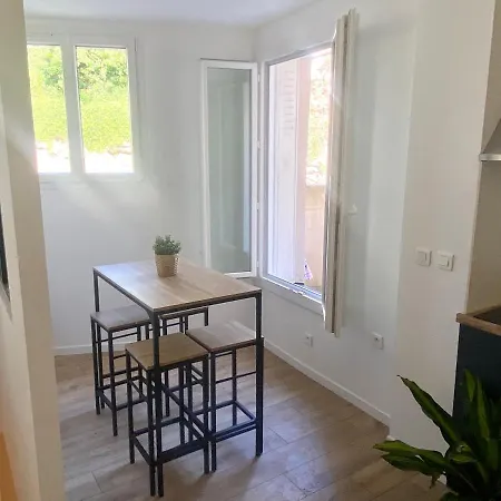 Sweet Batignolles Apartment